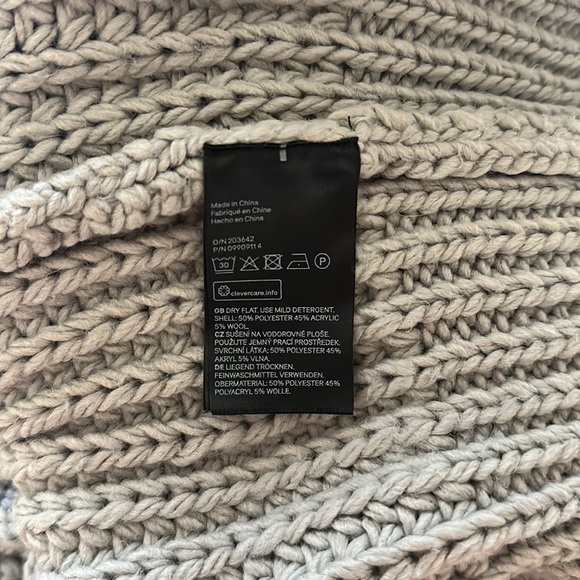 H&M Grey Knit Cropped Long Sleeve Turtleneck Sweater - Picture 9 of 9